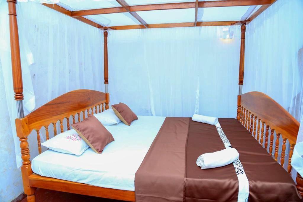 Sunrise Guest House & Restaurant Tangalle Esterno foto