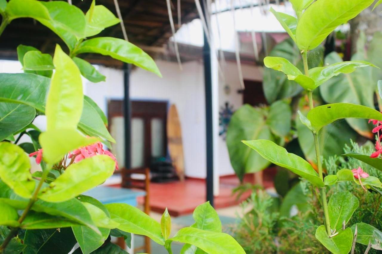 Sunrise Guest House & Restaurant Tangalle Esterno foto