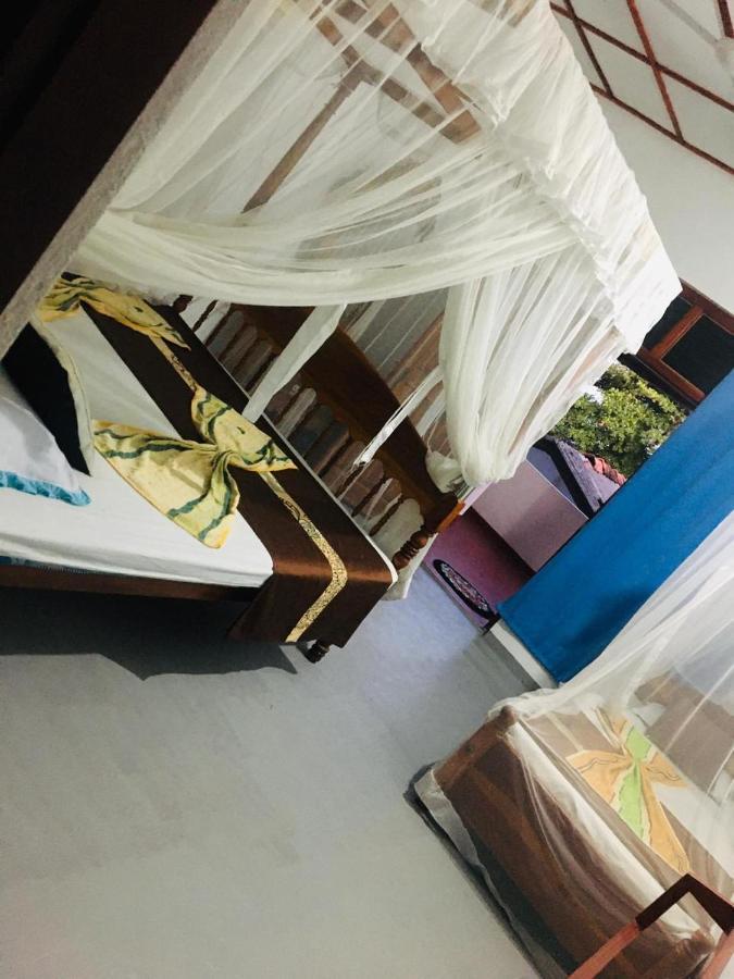 Sunrise Guest House & Restaurant Tangalle Esterno foto