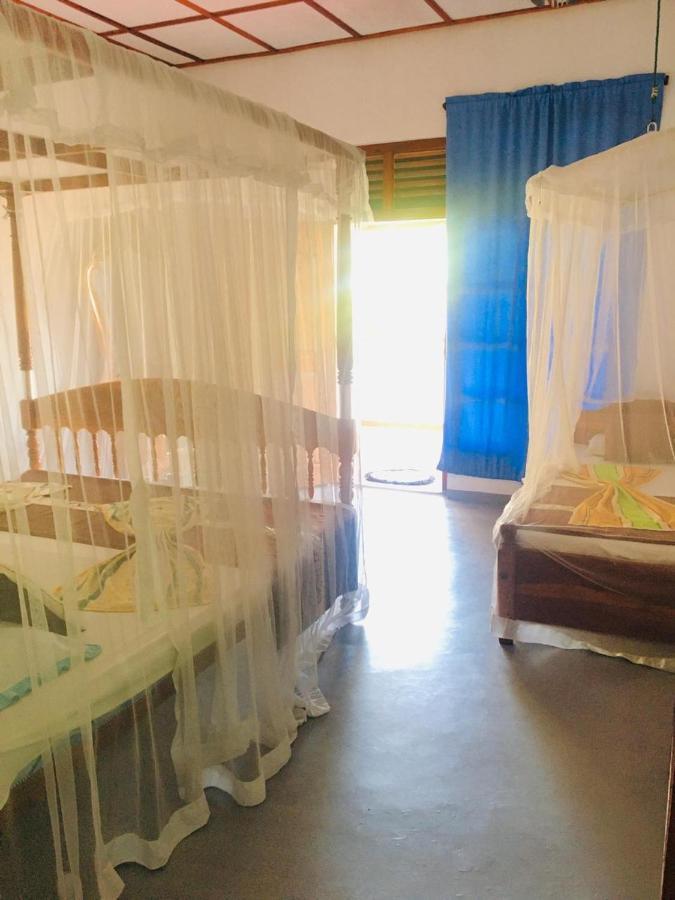 Sunrise Guest House & Restaurant Tangalle Esterno foto