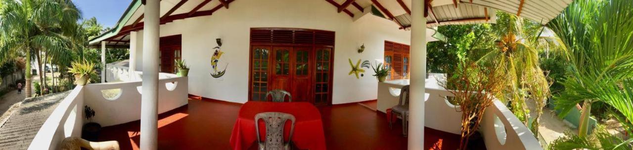 Sunrise Guest House & Restaurant Tangalle Esterno foto