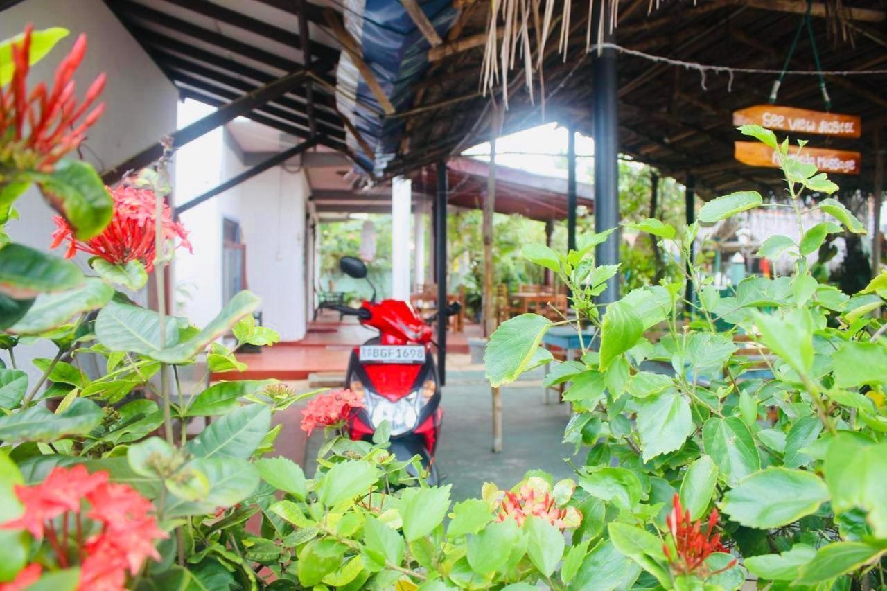 Sunrise Guest House & Restaurant Tangalle Esterno foto