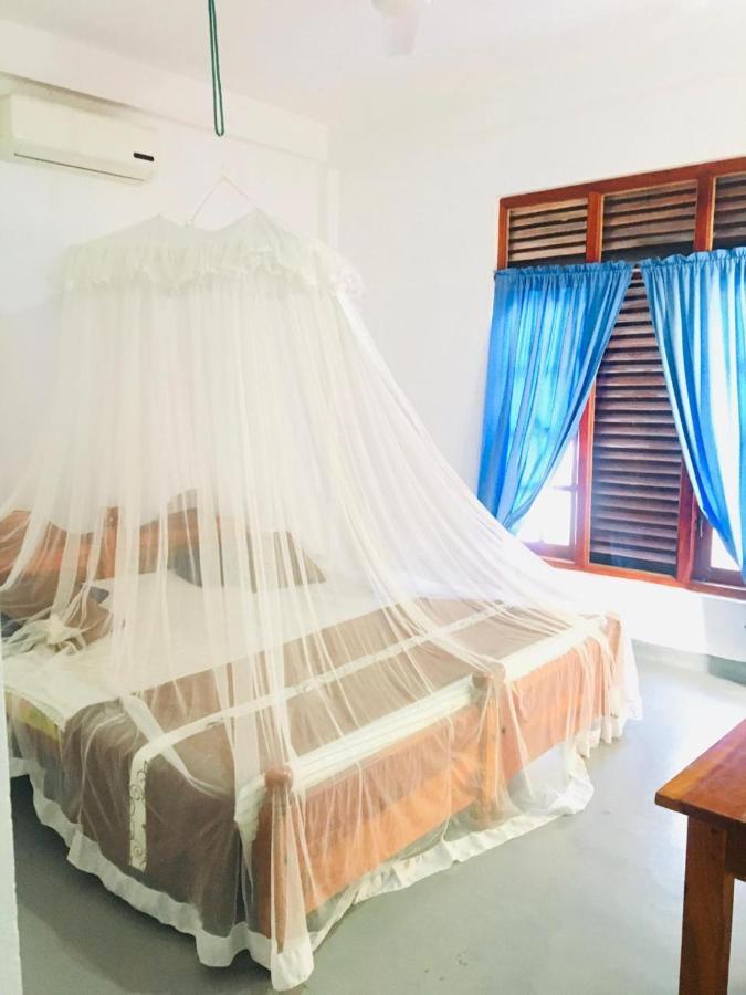 Sunrise Guest House & Restaurant Tangalle Esterno foto