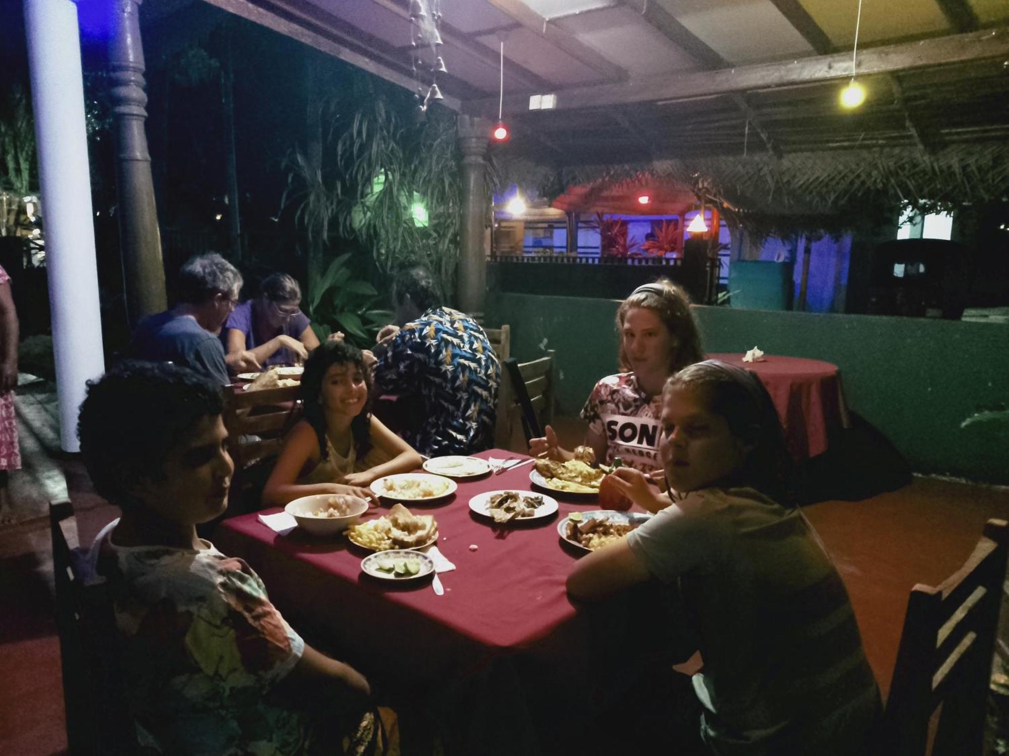 Sunrise Guest House & Restaurant Tangalle Esterno foto
