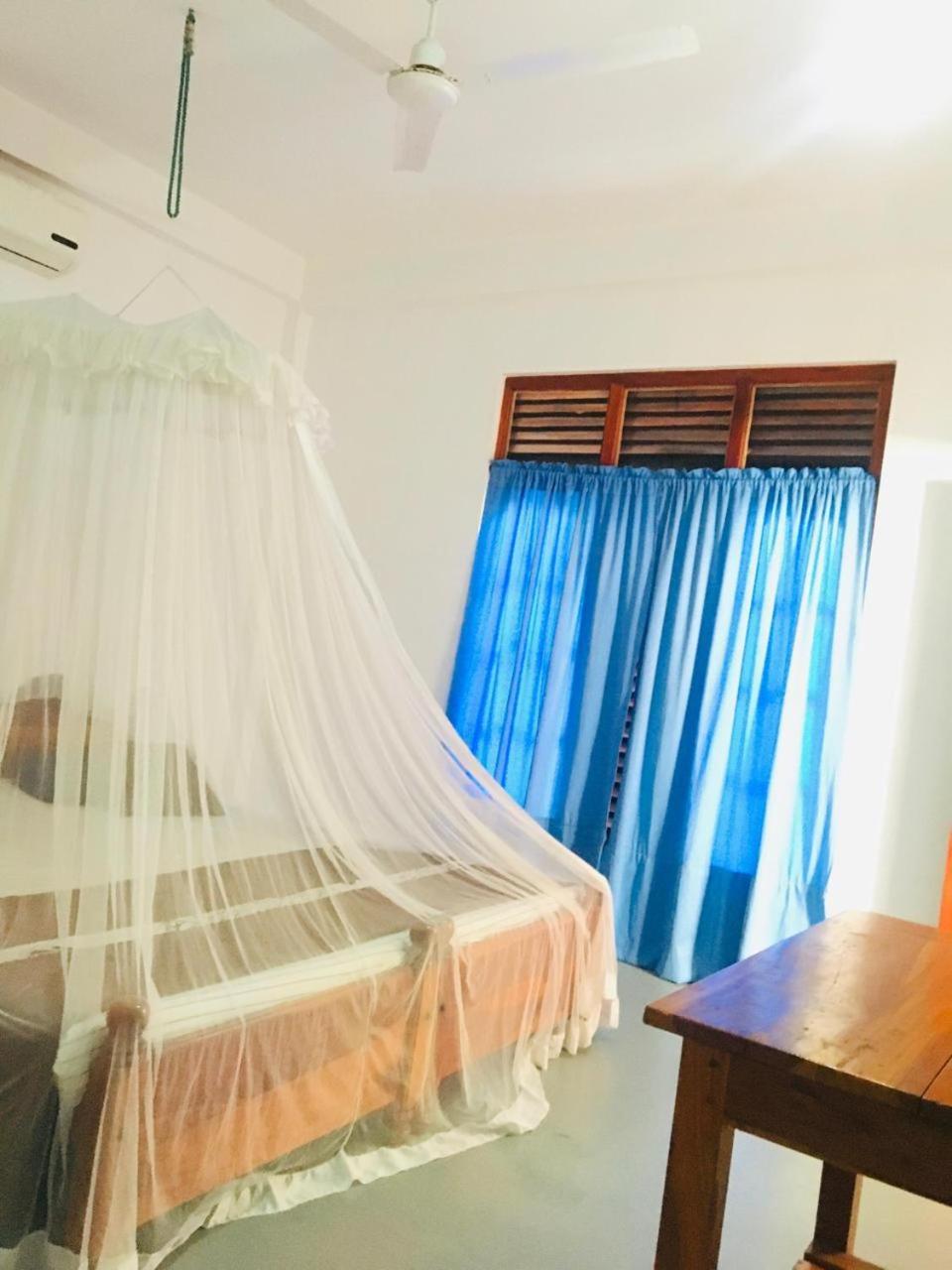 Sunrise Guest House & Restaurant Tangalle Esterno foto