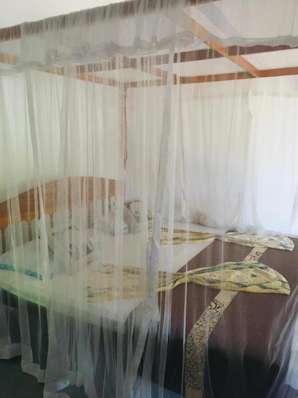 Sunrise Guest House & Restaurant Tangalle Esterno foto