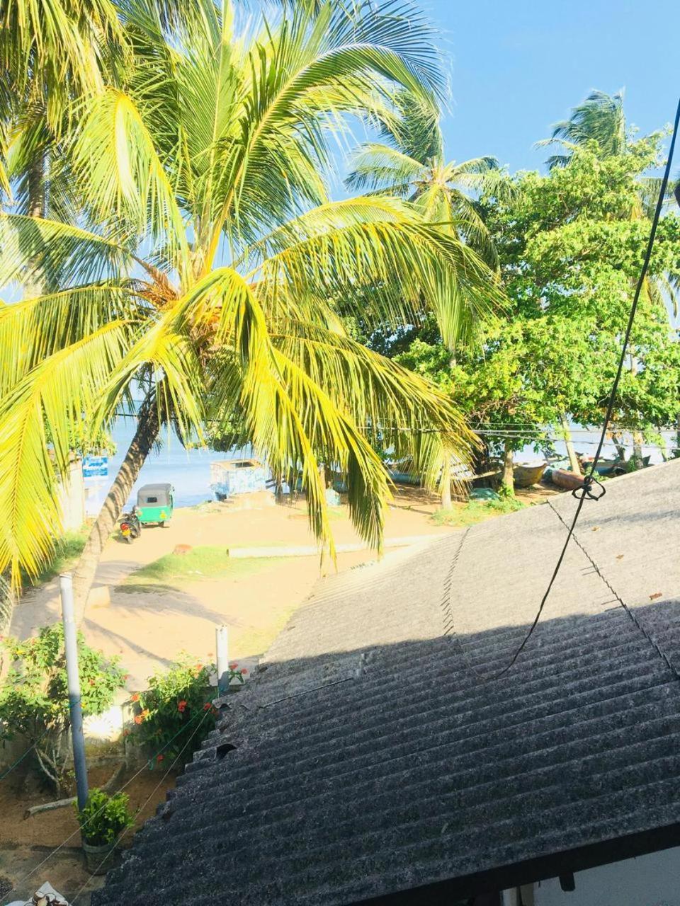 Sunrise Guest House & Restaurant Tangalle Esterno foto